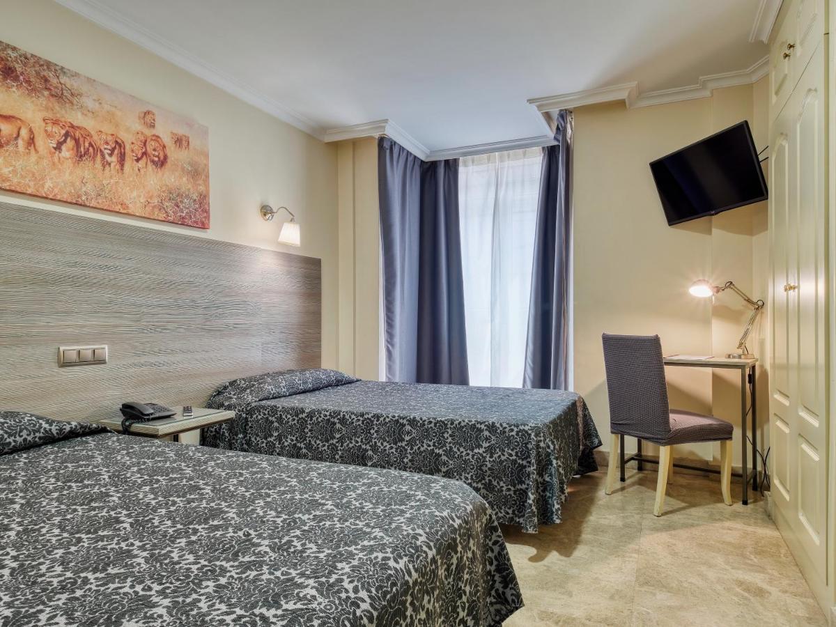Caballero Errante Madrid Extérieur photo