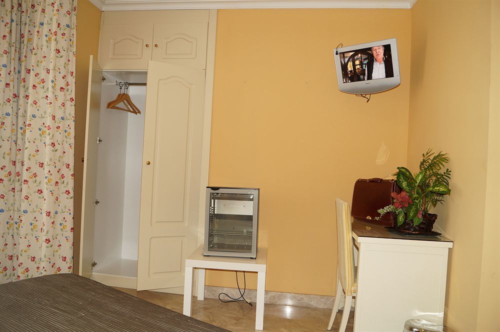 Caballero Errante Madrid Extérieur photo