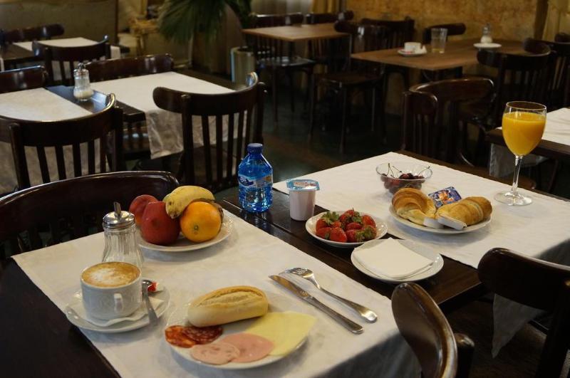 Caballero Errante Madrid Extérieur photo