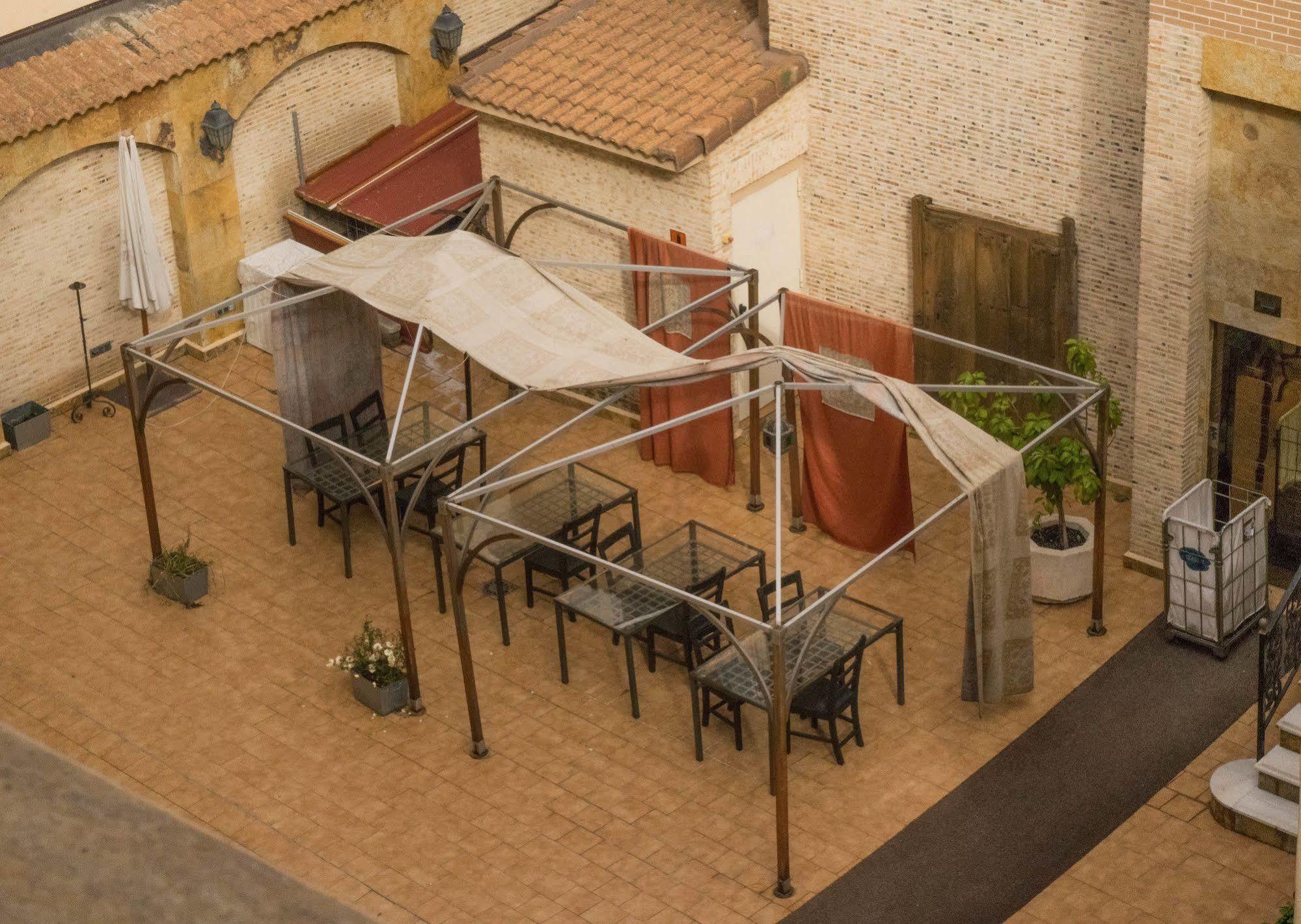 Caballero Errante Madrid Extérieur photo