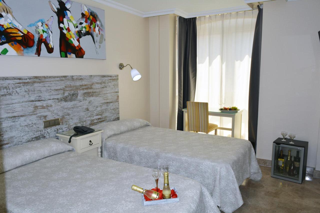 Caballero Errante Madrid Extérieur photo